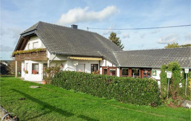 Pet Friendly Apartment In Bongard With Kitchen