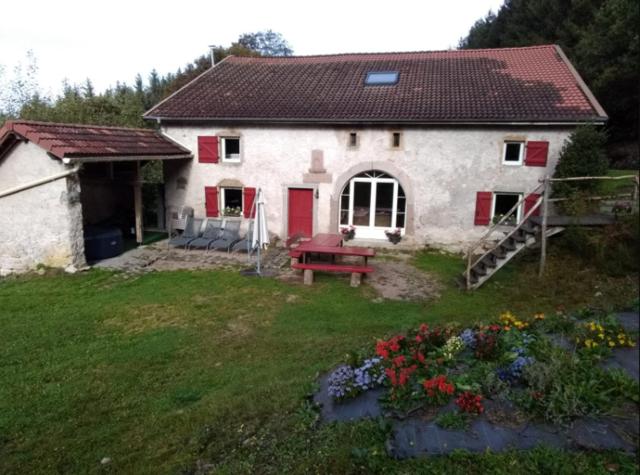 Maison spacieuse a Arrentes de Corcieux avec jacuzzi