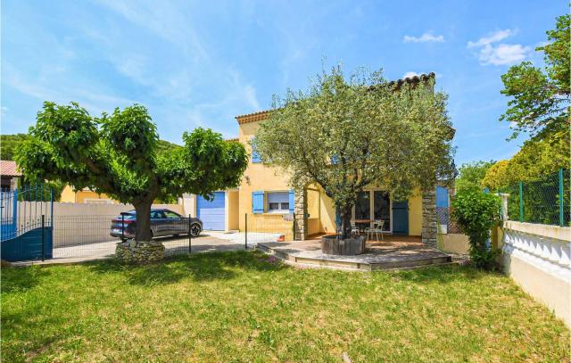 Lovely Home In Saint-Maurice-Sur-Eygu