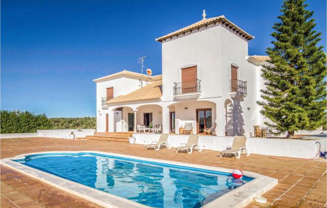 Lovely Home In Villanueva De Algaidas With Wifi