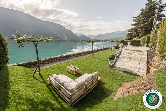 Luxury Villa Pernette, vue lac et plage privée - LLA Selections by Location Lac Annecy