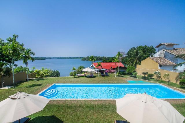 Kalla Bongo Lake Resort