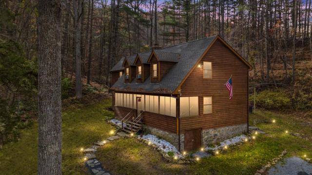 Sleepy Hollow 5BR Cabin - National Park 7 Min, Hot Tub, Fire Pit, Sleeps 12