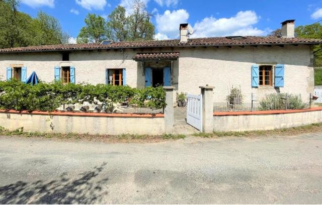 Maison charismatique a Bagnac sur Cele avec jardin