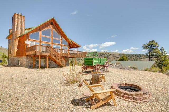 Pet-Friendly Cabin Less Than 1 Mi to Panguitch Lake!