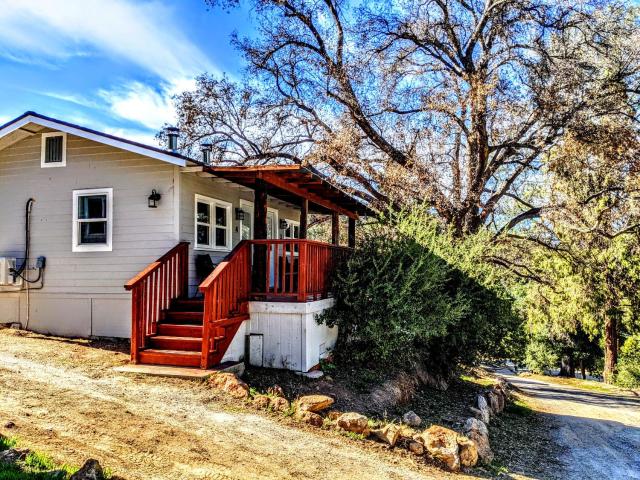 Falcon's Chalet- Cabin