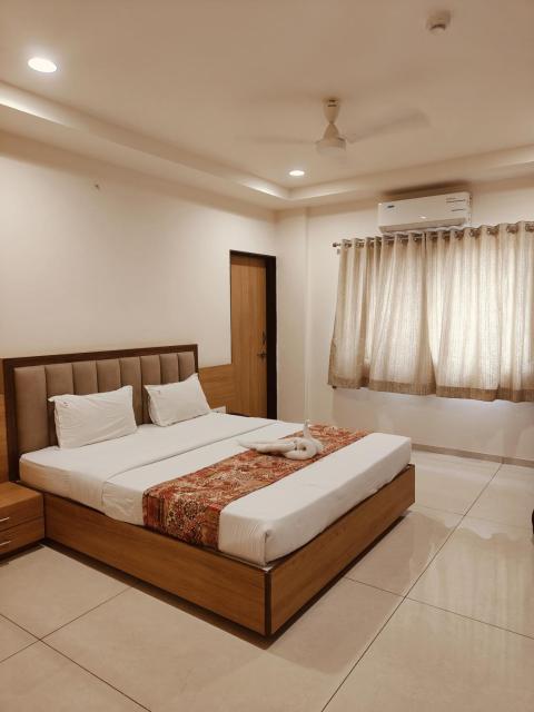 Hotel TrushaDham Near to Mahalaxmi Temple Kolhapur