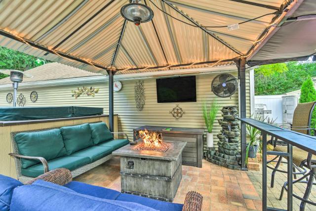 Pet-Friendly Taylor Home with Backyard Oasis!