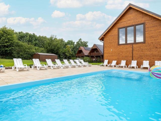 Holiday homes with pool, Rewal