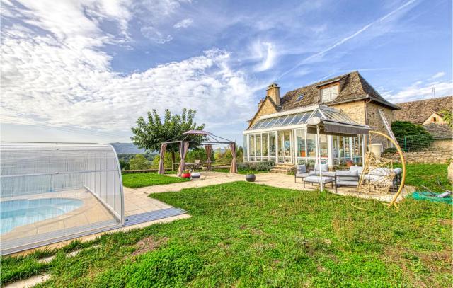 Cozy Home In Castelnau-D-Mandailles