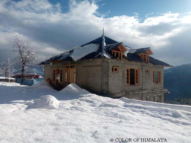 Loghouse at khajjiar lake