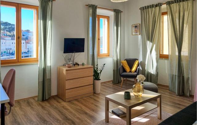 Nice Apartment In Mali Losinj With Wifi