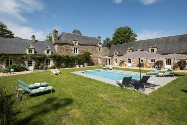 MANOIR DU VAU D ARZ gîtes et chambres d hôtes avec piscine