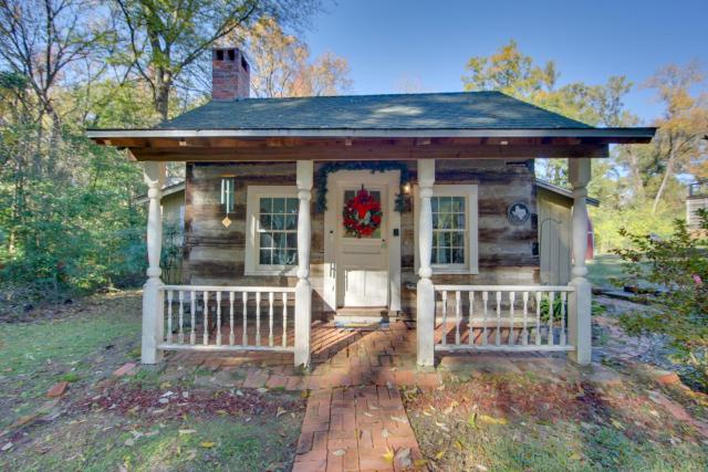 Historic Marshall Log Cabin Less Than 1 Mi to Dtwn!