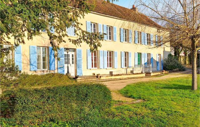 Amazing Home In Ravières