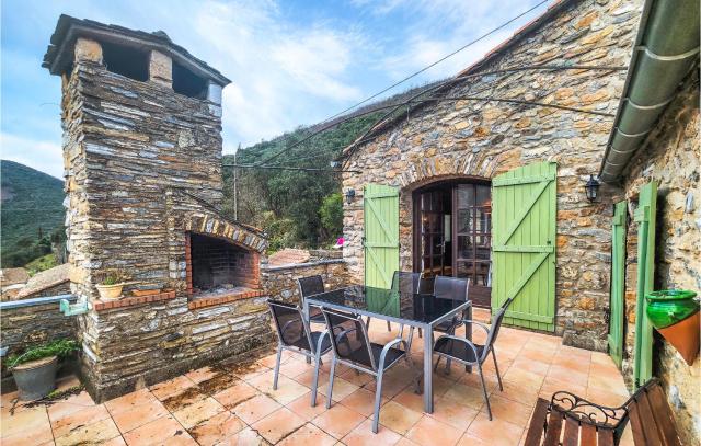 Cozy Home In Olargues With Kitchen