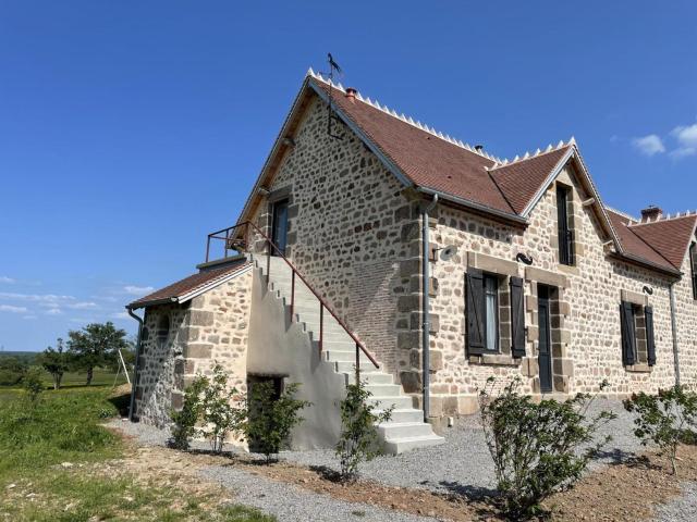 Maison de ferme rénovée 18ème avec jardin, cheminée, Wi-Fi et parking - FR-1-489-433