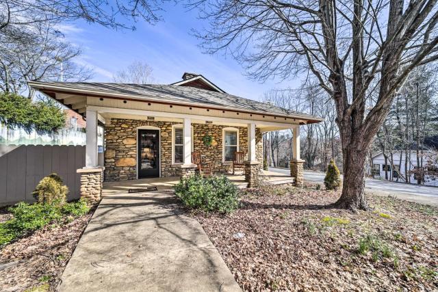 Quaint Home with Porch in Downtown Waynesville!