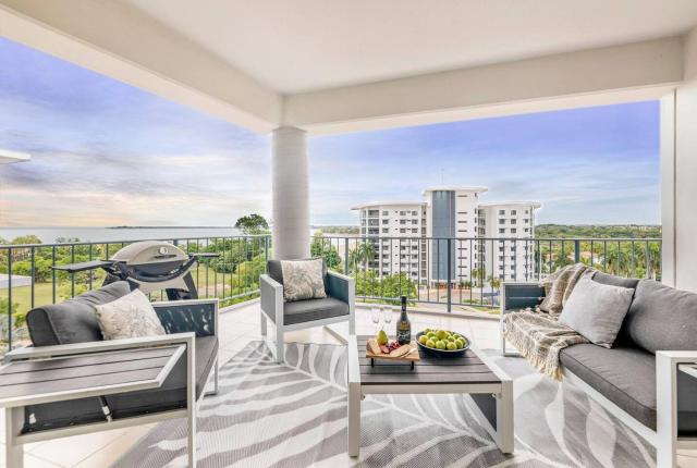 Captain's Lookout - Penthouse Living at Cullen Bay