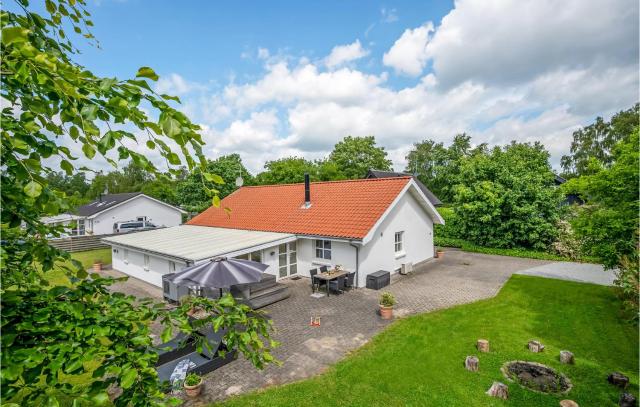 Amazing Home In Egå With Kitchen