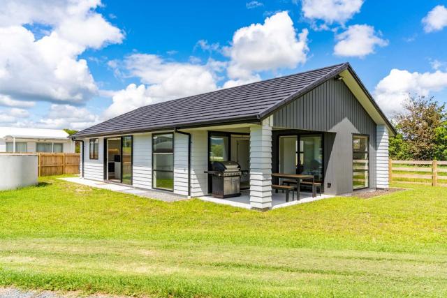 Sweet and Stylish - Mangawhai Heads Holiday Home