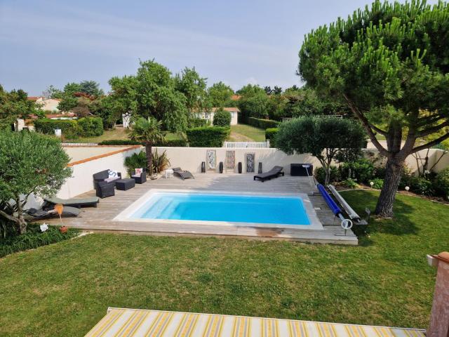 Villa avec Piscine à 15 min de La Rochelle, Proche Plages et Commerces - FR-1-706-13