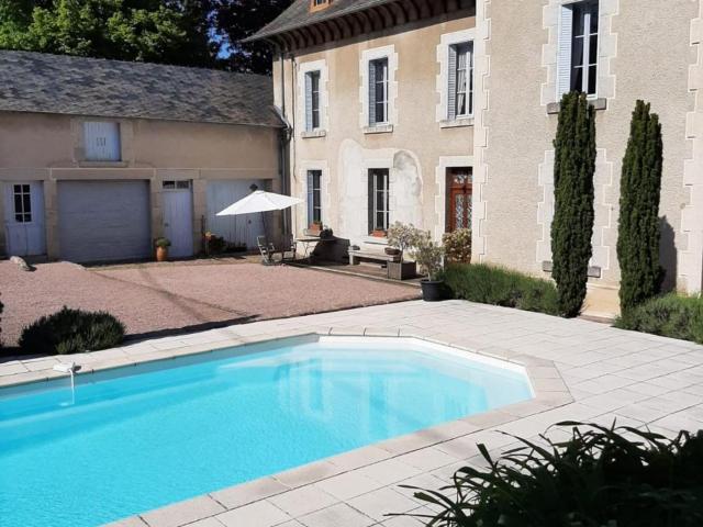 Gîte 6 pers avec piscine, terrasse et parc, idéal randos et détente - FR-1-489-436