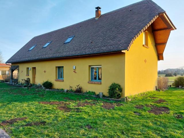 Maison spacieuse a Roncherolles en Bray avec jardin prive