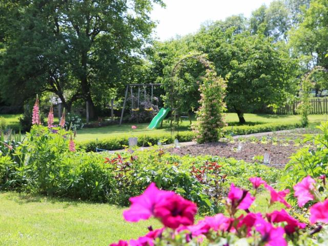 Gîte de caractère avec jardin, terrasse, et équipements pour enfants à Saint-Blin - FR-1-611-31