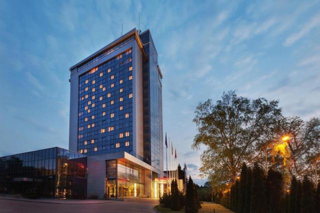 VILNIUS PARK PLAZA HOTEL, Restaurant & Terrace, Panorama Bar, Conference & Banquet Center