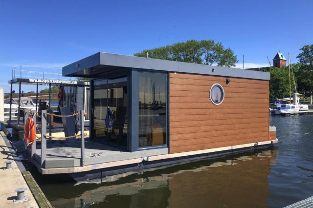 Houseboat in Kamien Pomorski with a terrace