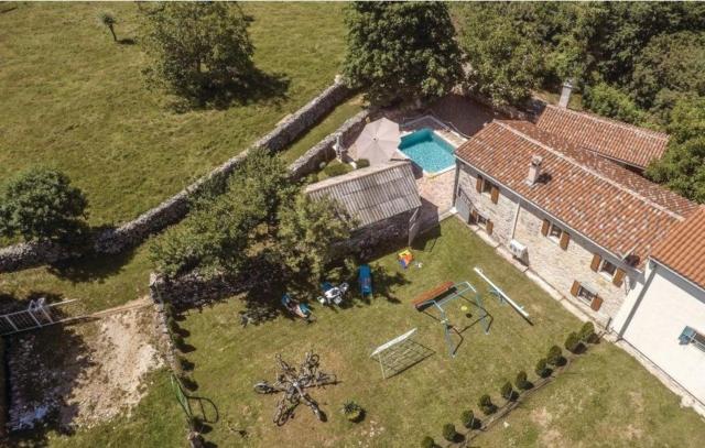 Wunderschönes Ferienhaus in Matijaši mit Großer Terrasse