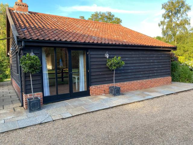 Brundish Suffolk Barn 2 Bed Idyllic 6 acres