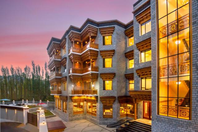 Hotel Gyalpo Residency - A Mountain View Luxury Hotel in Leh