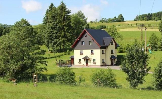 Ferienwohnung in Voigtsdorf mit Garten, Grill und gemeinschaftlichem Pool