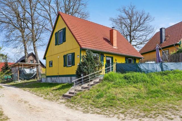 Gemütliches Ferienhaus in Zislow mit Großem Kamin