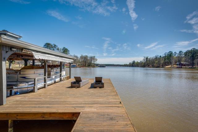 Quiet Lakefront Eatonton House with Boat Dock!