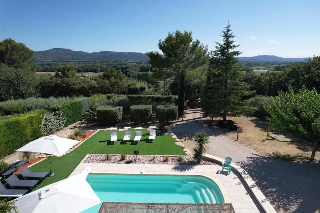 very beautiful villa with private pool in the luberon enjoying a magnificent view of the durance valley, located in puget – 10 people.