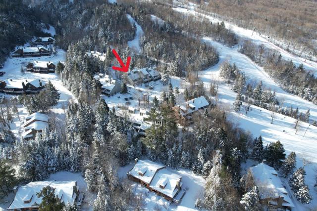 R18 Affordable Ski-in Ski-out Bretton Woods Townhome mountain views