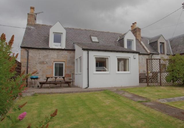 Mike's 3-bedroom Countryside Cottage