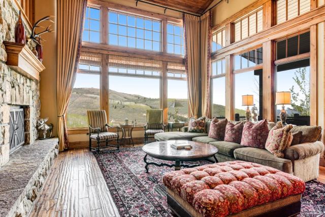 Gorgeous Deer Valley mountain home minutes from the slopes