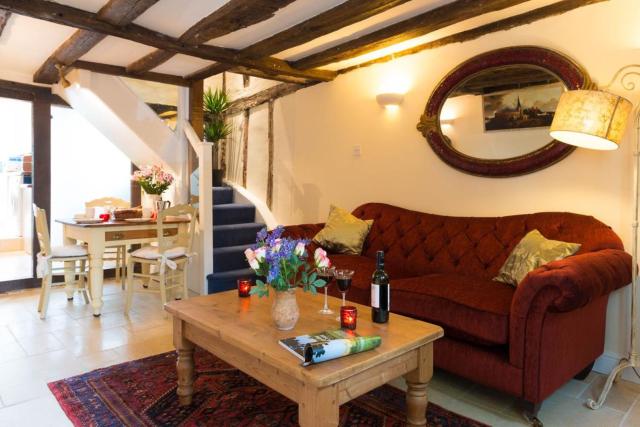 Meddlars a historic cottage on the countryside edge of a vibrant Market Town