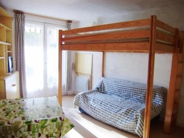 Studio cabine 2 pers avec parking à Esquièze-Sère - FR-1-402-124