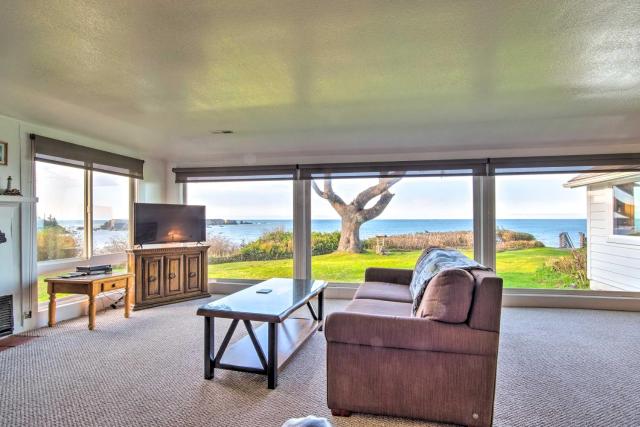 Cliffside Lighthouse Beach Home with Ocean View