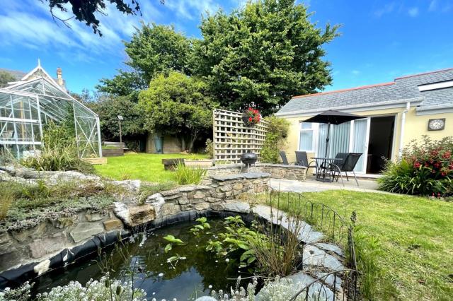 CROYDE WONKY COTTAGE 1 Bedroom