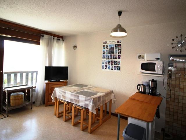 Studio cabine 4 personnes au pied des pistes avec balcon et parking - Auris en Oisans - FR-1-297-282