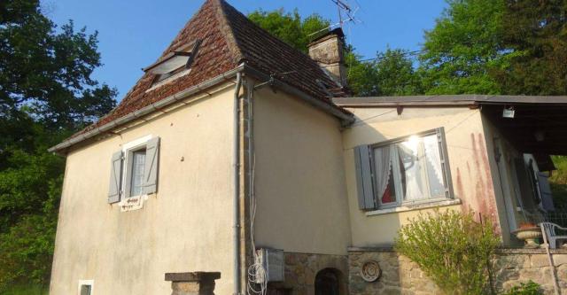 Maison de charme a Teyssieu avec cheminee et jardin