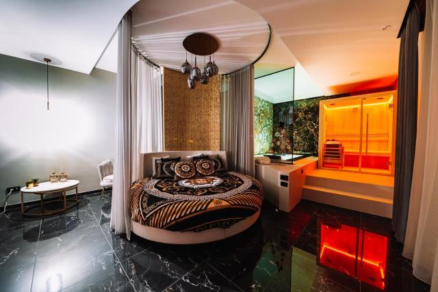 Versace Luxury Room