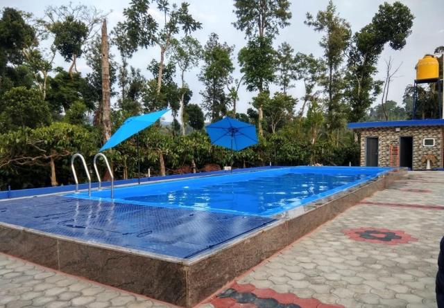 GiriDarshini Homestay - Pool, Falls, 3BH, Home Food & Estate