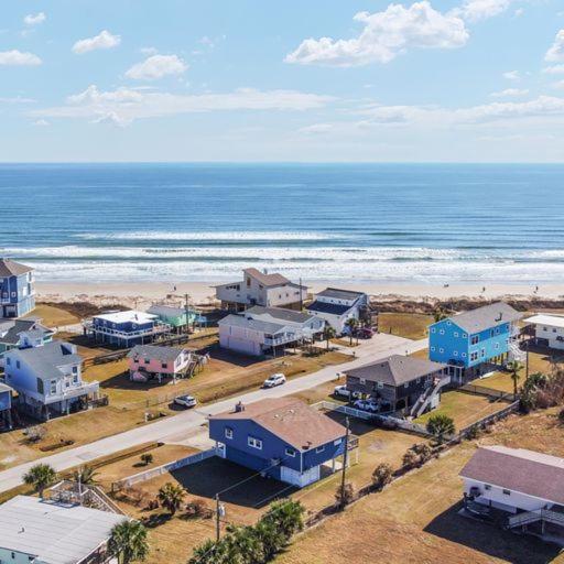 Walk to the beach Ocean views great yard game room